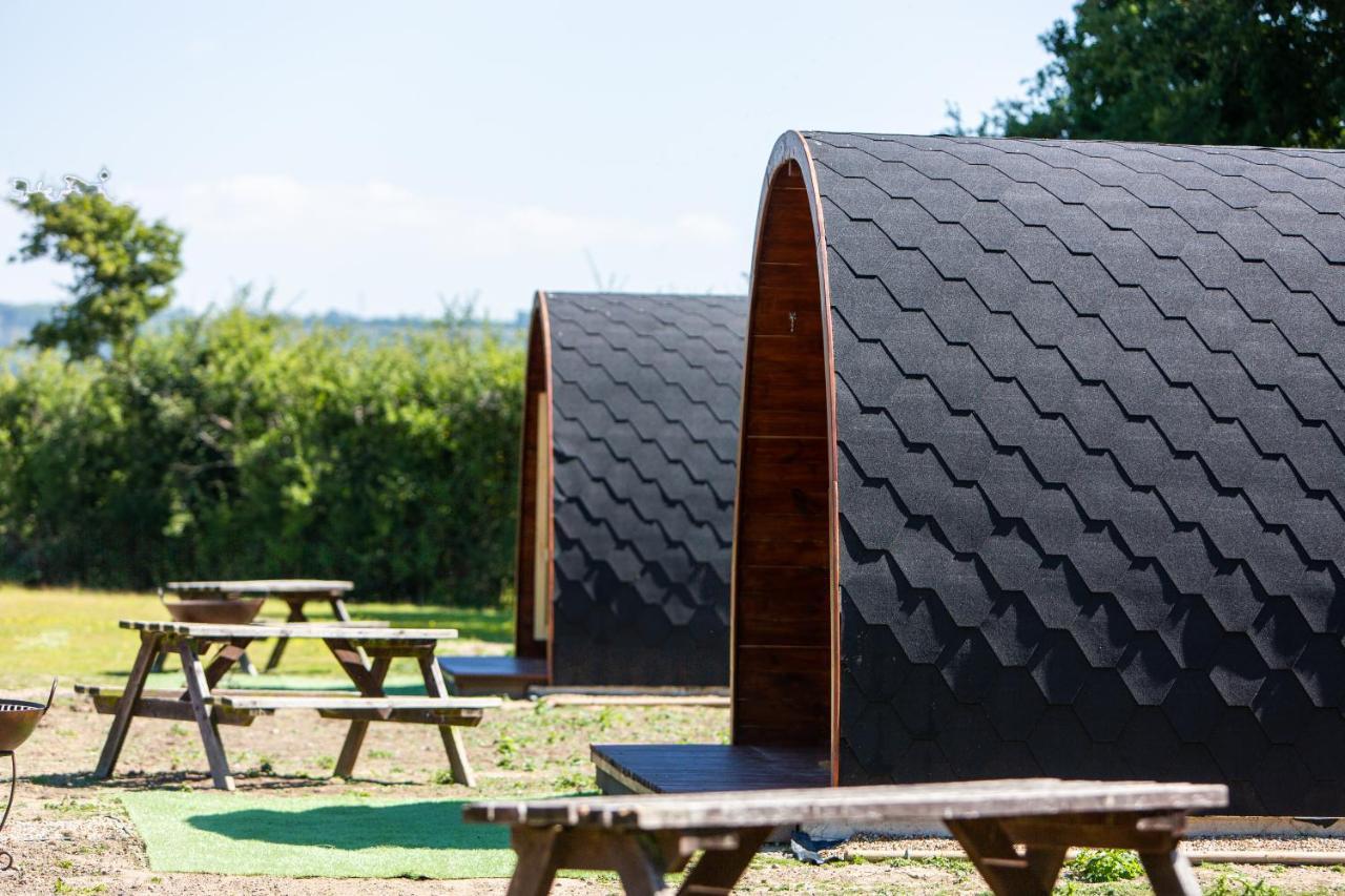 Hotel The Woolpack Glamping Maidstone Esterno foto